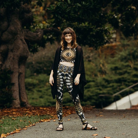 Welcome to my closet! 🥰 - Picture 4 of 6